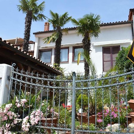 Hous Mira Appartement Poreč Buitenkant foto